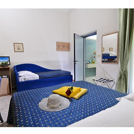Hotel Losanna Gabicce Mare Extérieur photo