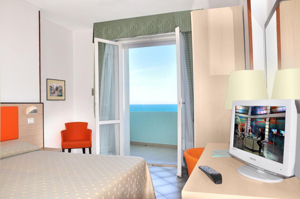 Hotel Losanna Gabicce Mare Extérieur photo