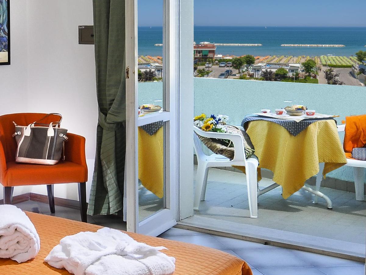 Hotel Losanna Gabicce Mare Extérieur photo