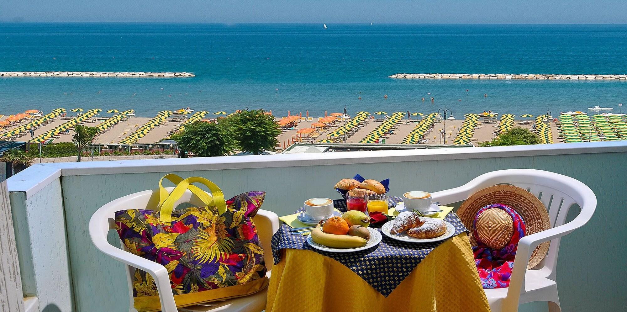 Hotel Losanna Gabicce Mare Extérieur photo