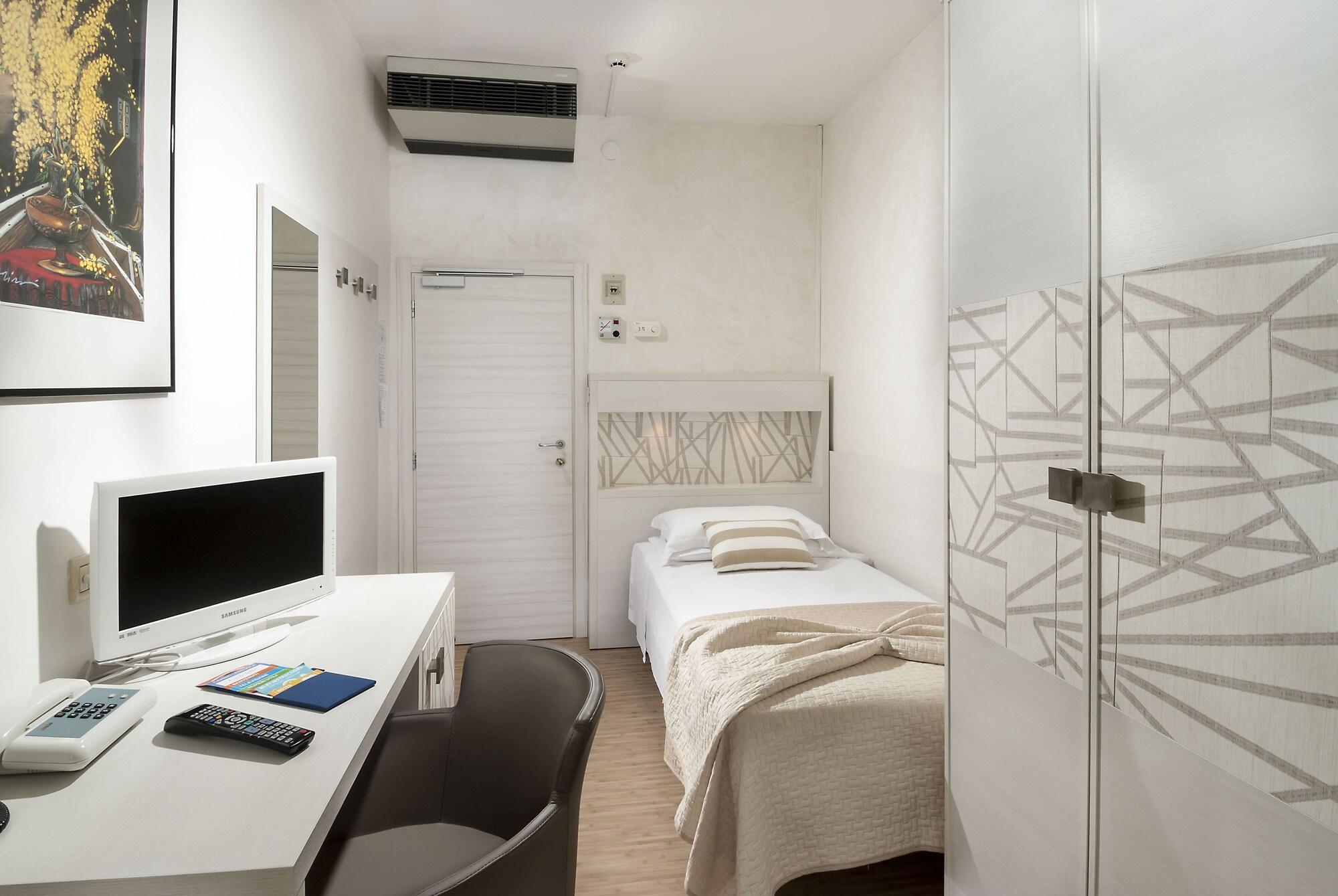 Hotel Losanna Gabicce Mare Extérieur photo