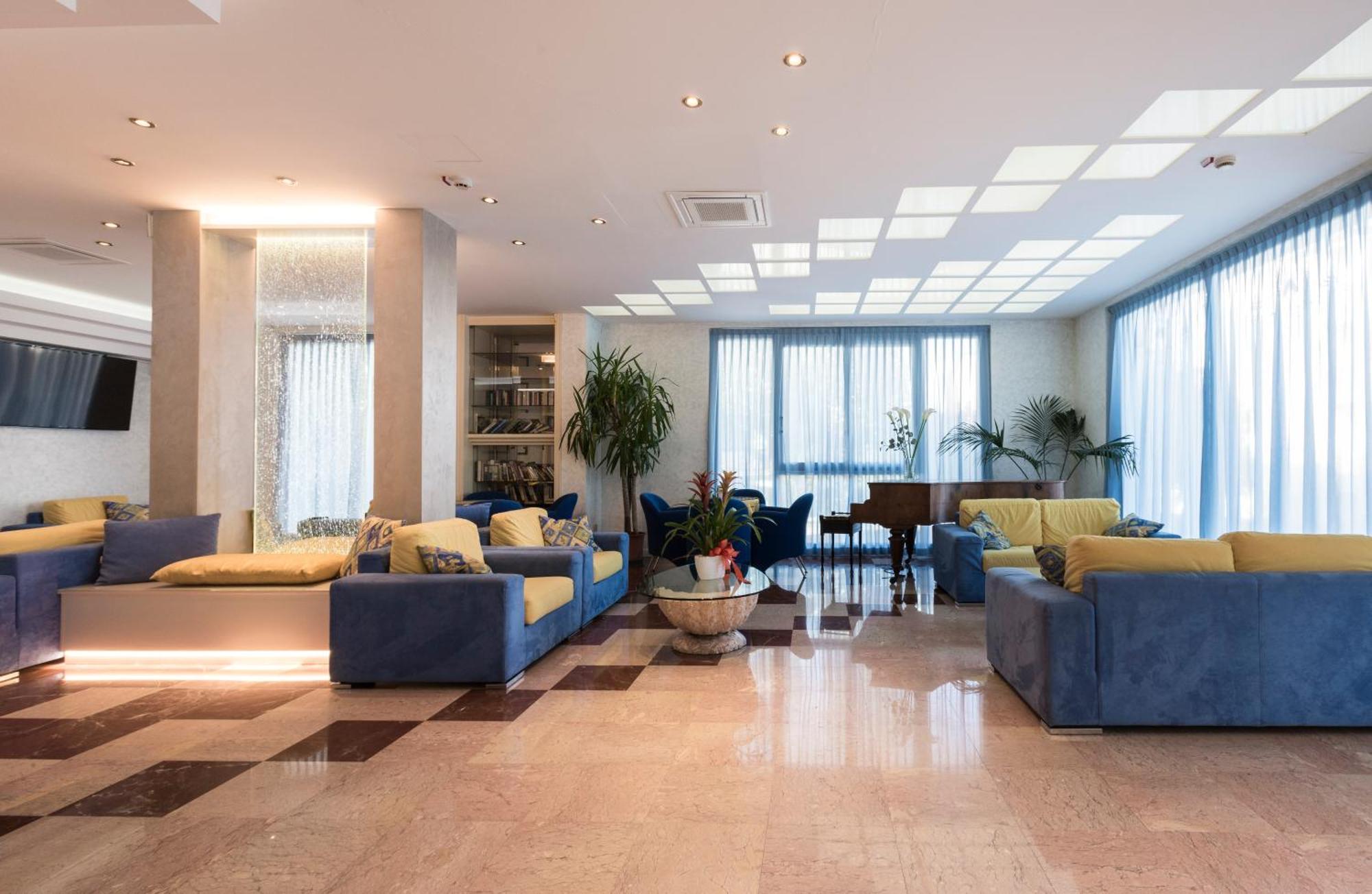 Hotel Losanna Gabicce Mare Extérieur photo
