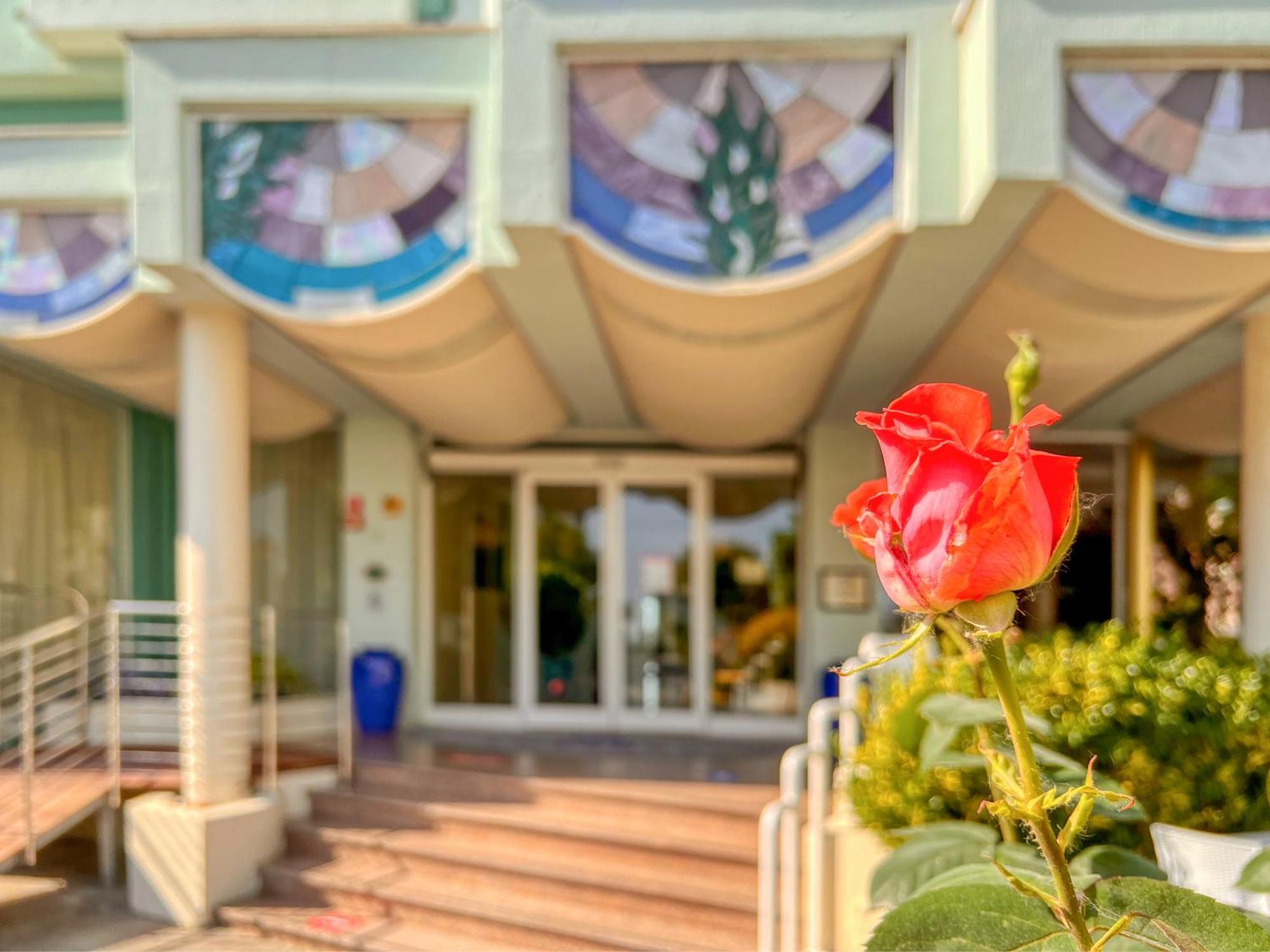 Hotel Losanna Gabicce Mare Extérieur photo