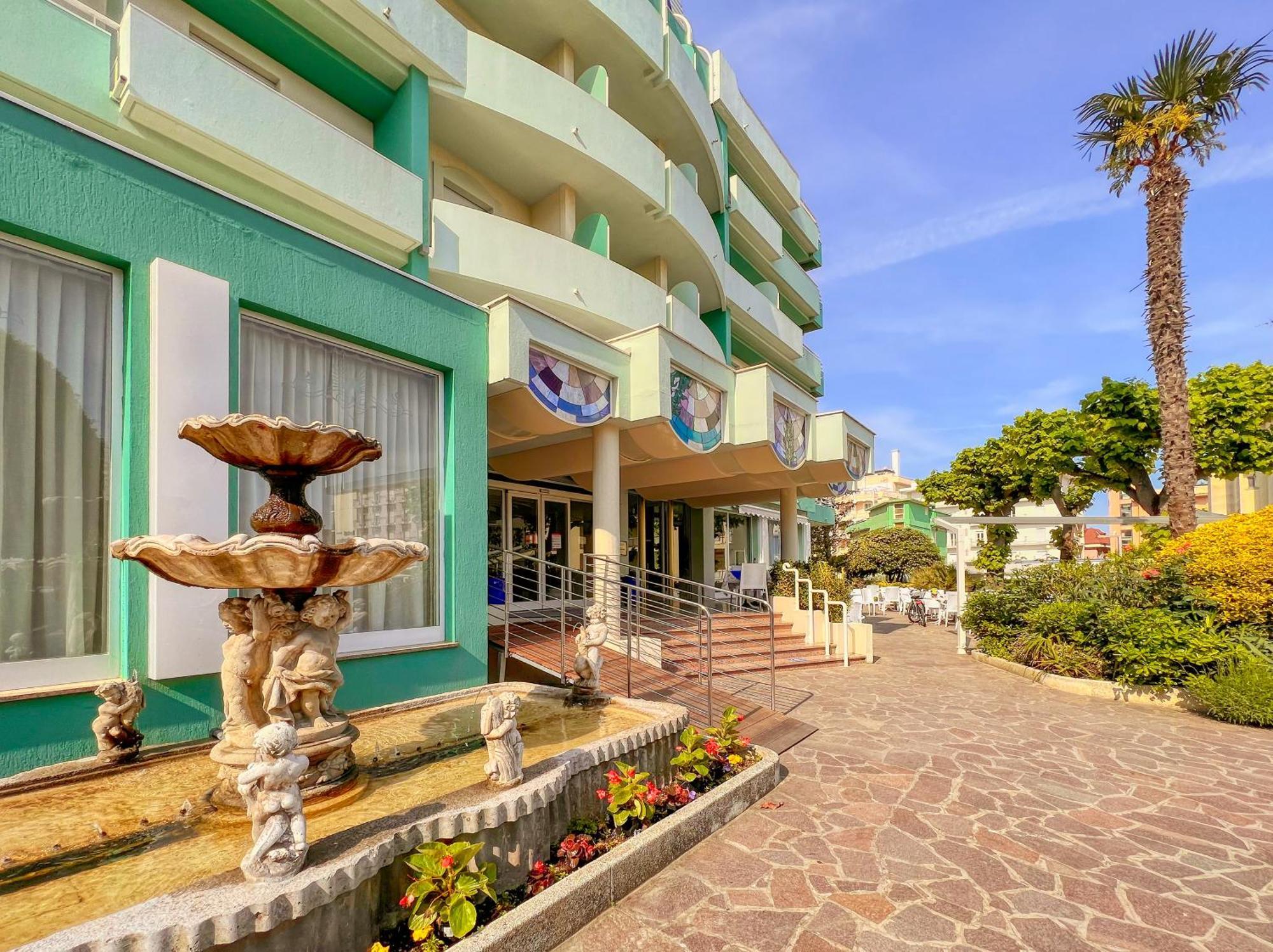 Hotel Losanna Gabicce Mare Extérieur photo