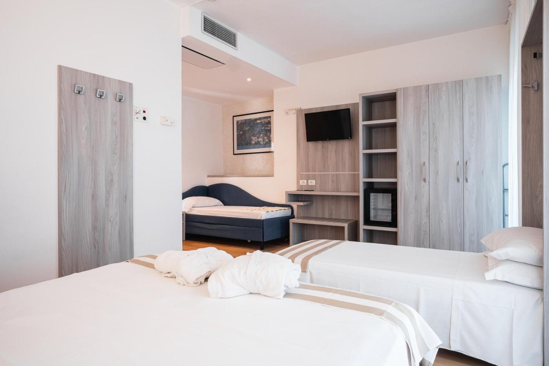 Hotel Losanna Gabicce Mare Extérieur photo