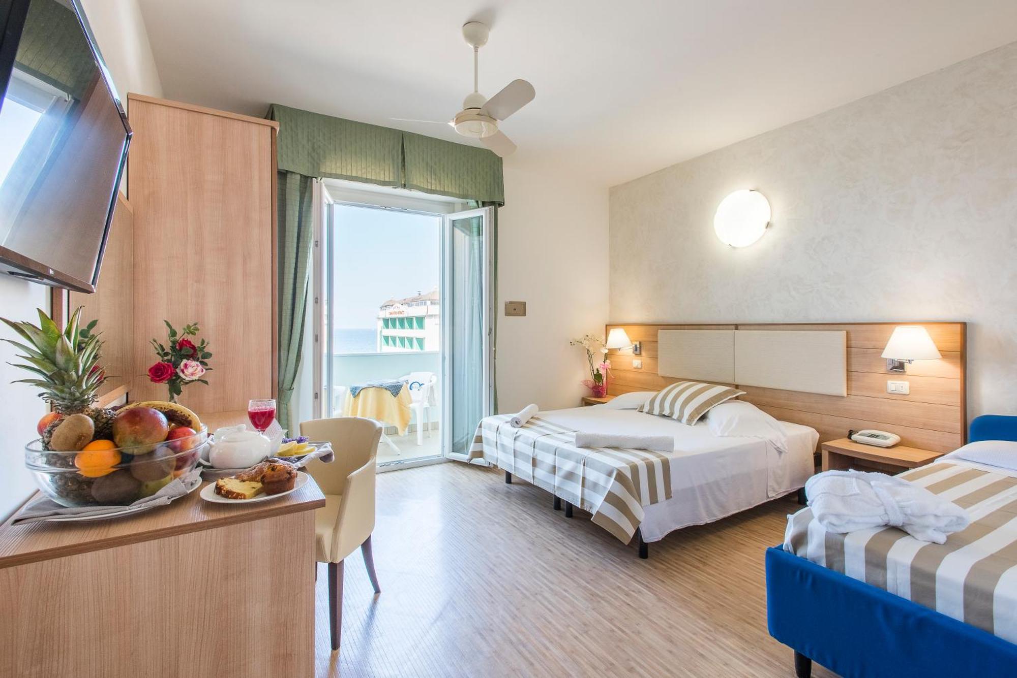 Hotel Losanna Gabicce Mare Extérieur photo