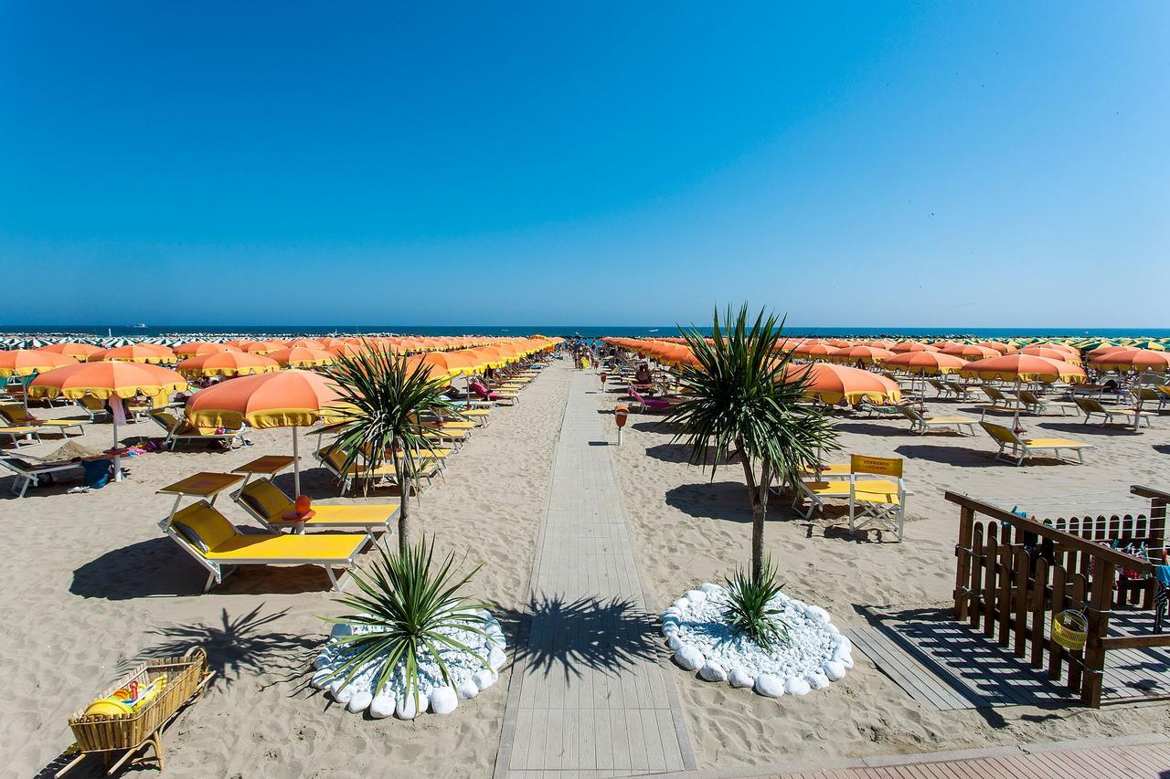 Hotel Losanna Gabicce Mare Extérieur photo
