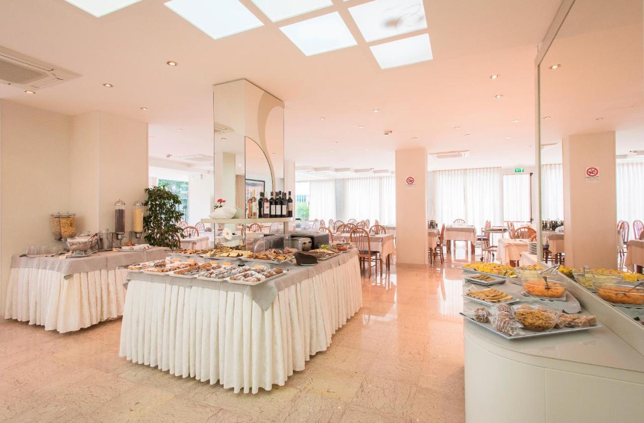 Hotel Losanna Gabicce Mare Extérieur photo
